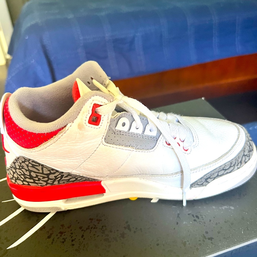 Air Jordan 3 Retro ‘Fire Red’ 2022. Size 4.5Y